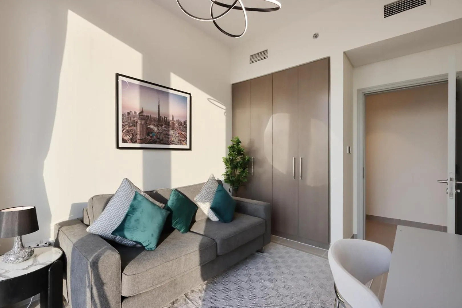 Livbnb-2B With Convertible Office,5Min To Burj Khalifa Dubai Apartment