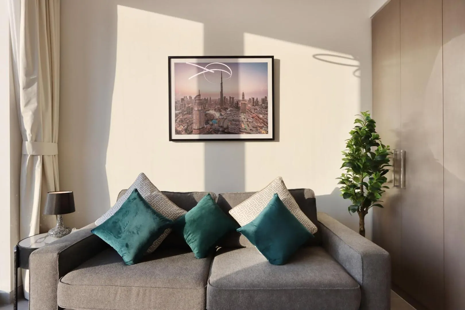 Livbnb-2B With Convertible Office,5Min To Burj Khalifa Dubai Apartment