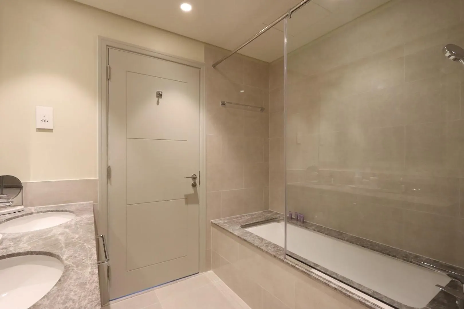 Livbnb-2B With Convertible Office,5Min To Burj Khalifa Dubai Apartment