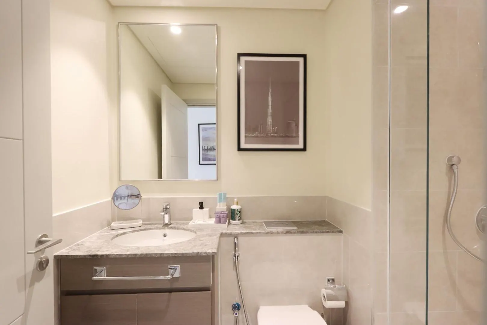 Apartment Livbnb-2B With Convertible Office,5Min To Burj Khalifa Dubai
